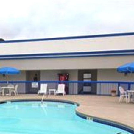 Howard Johnson By Wyndham Commerce Ga Екстериор снимка