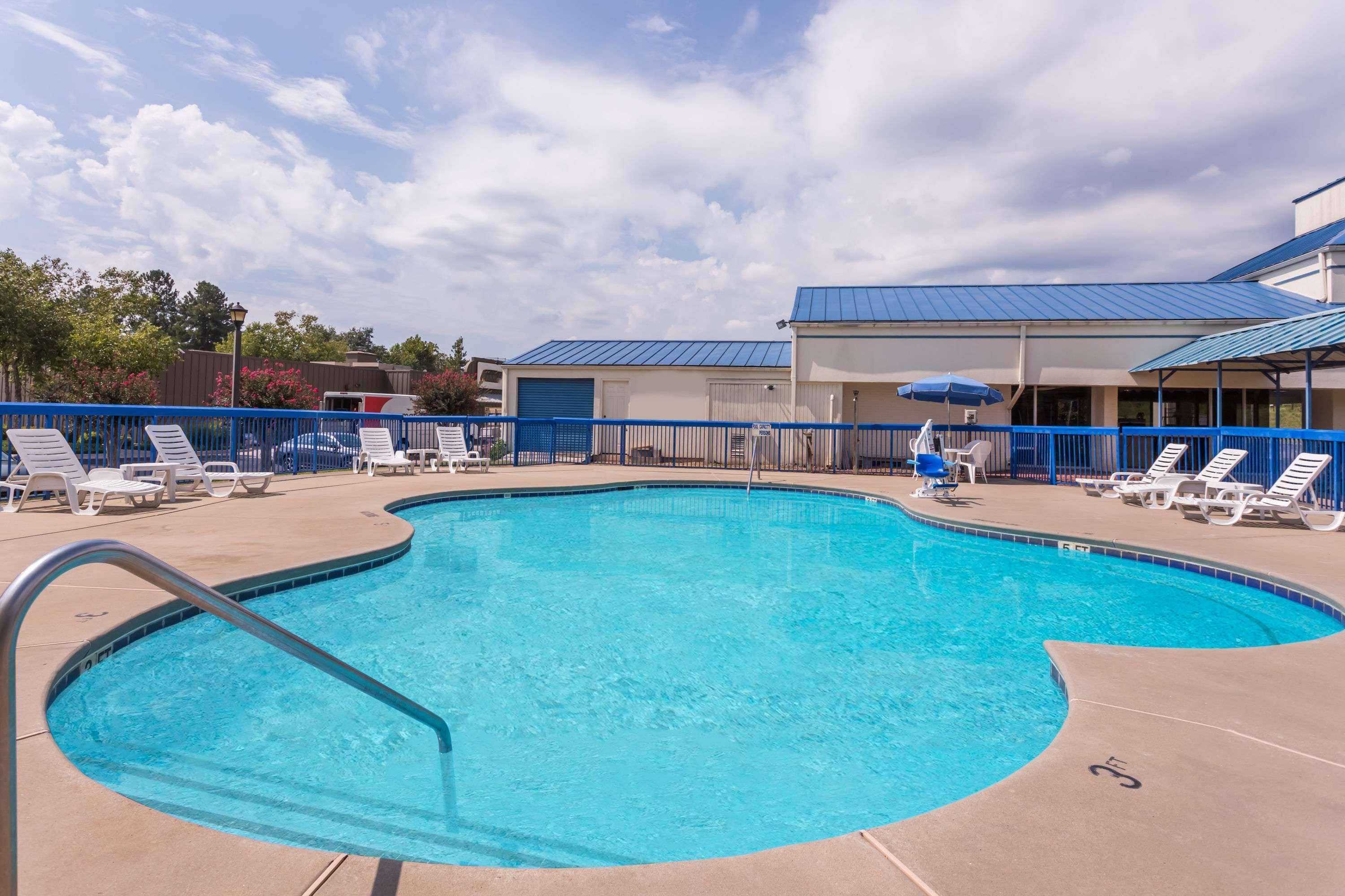 Howard Johnson By Wyndham Commerce Ga Екстериор снимка