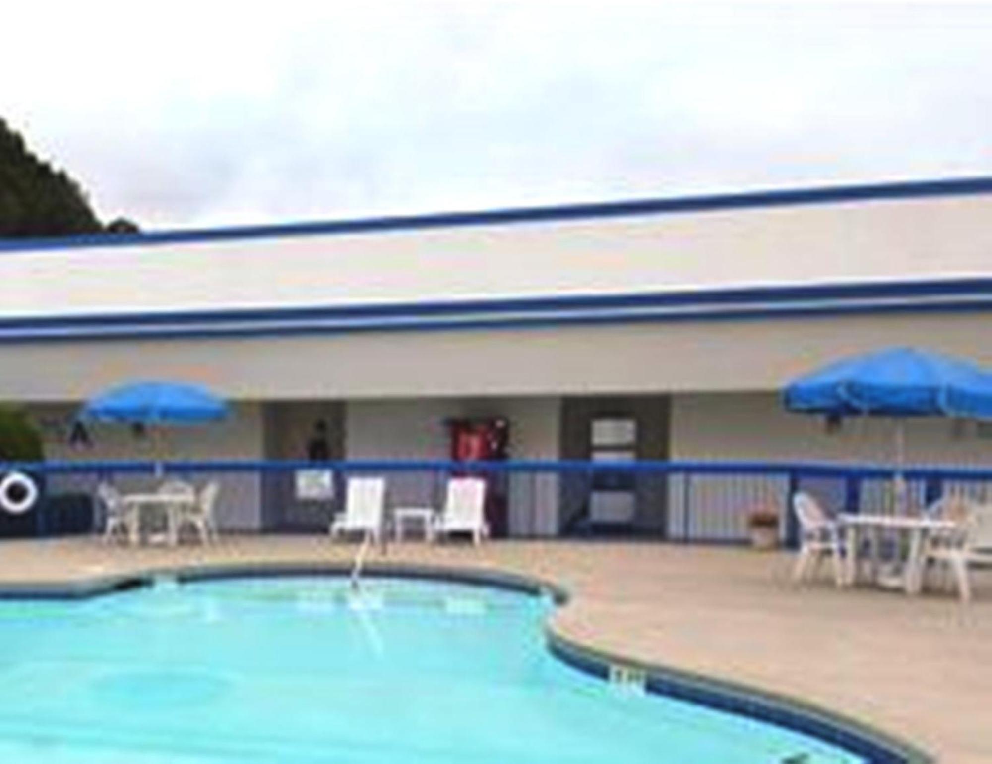 Howard Johnson By Wyndham Commerce Ga Екстериор снимка